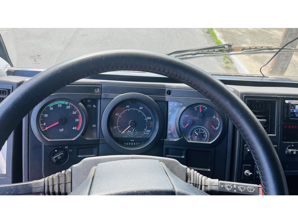 Ford F 712