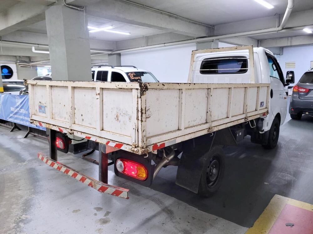 Hyundai HR