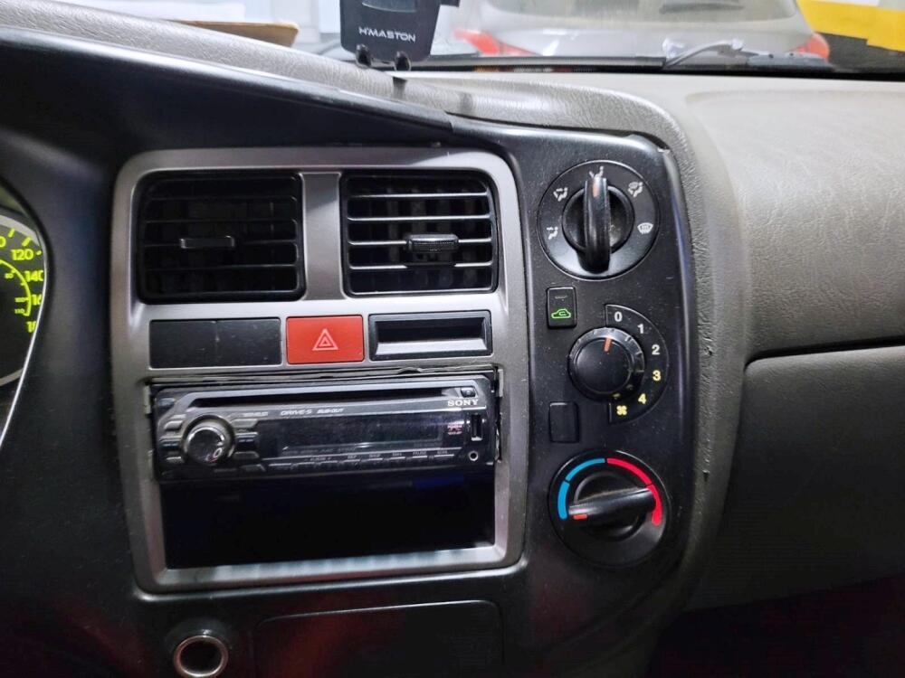 Hyundai HR