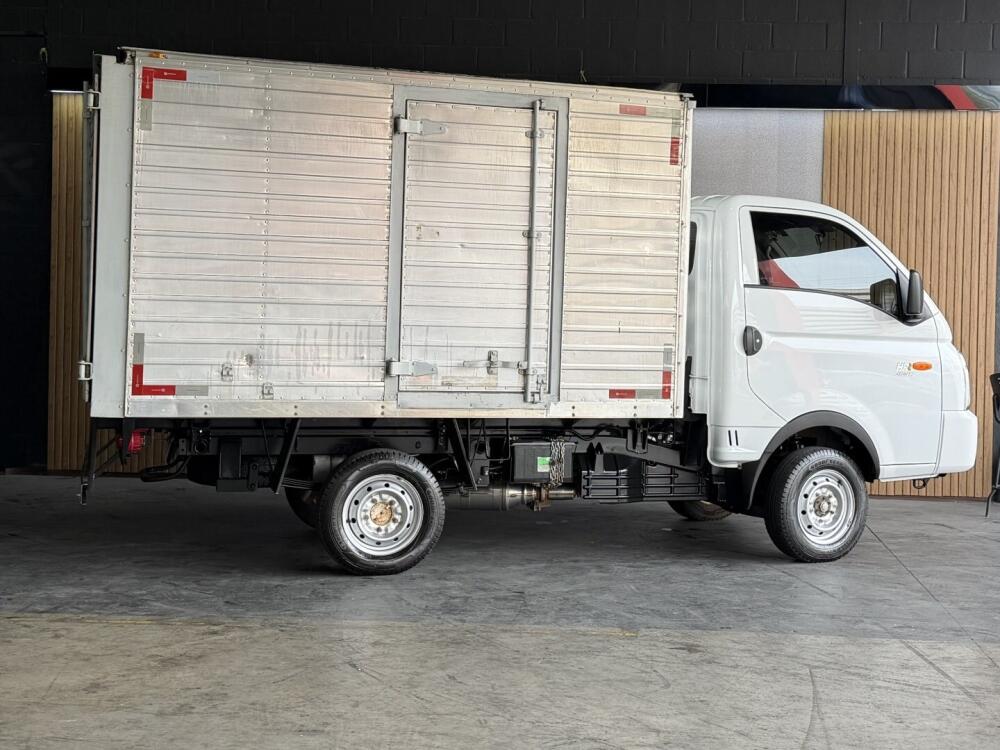 Hyundai HR
