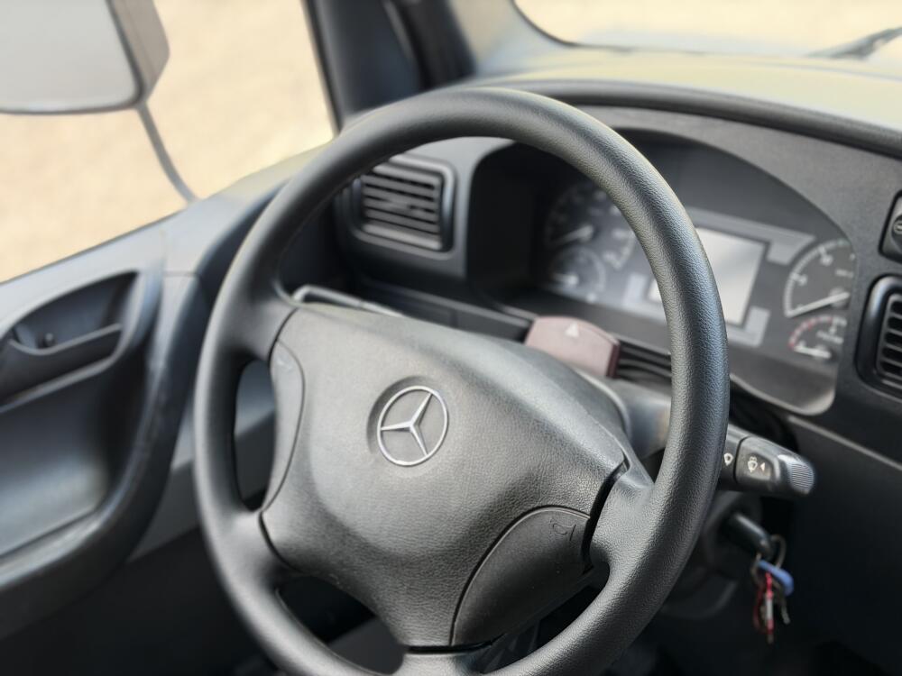 Mercedes Benz MB 815 Accelo