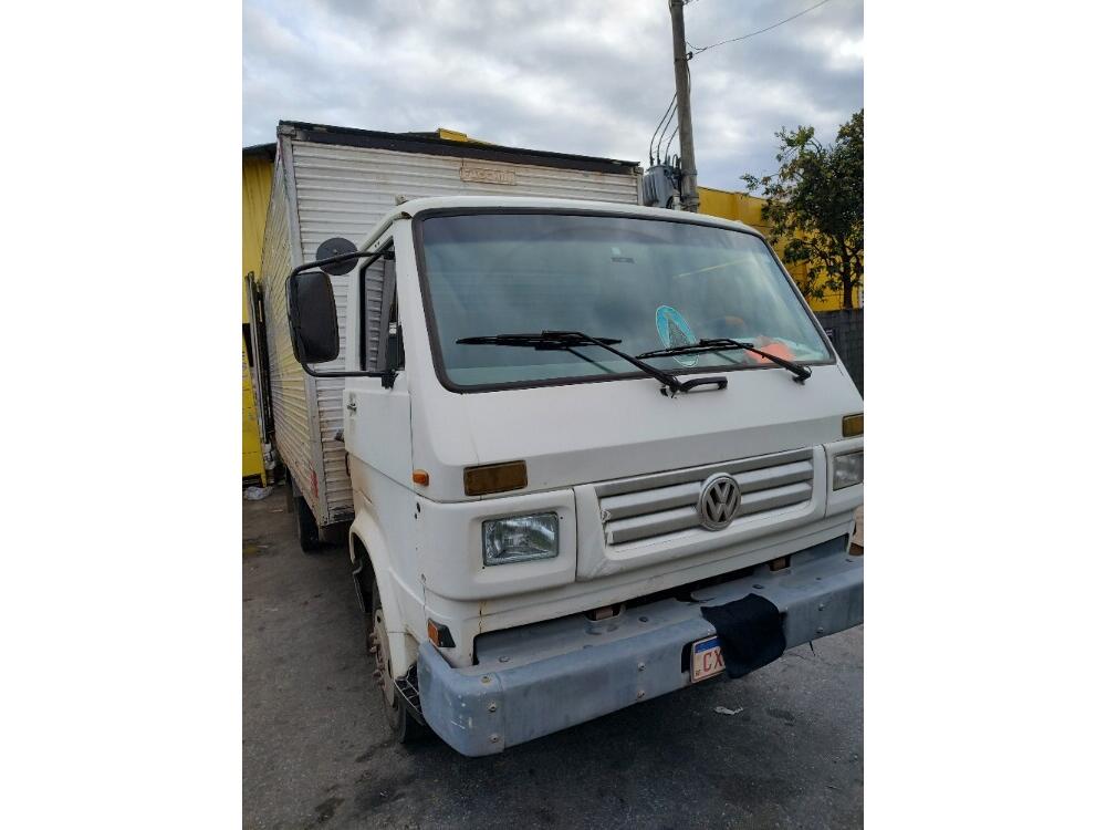 Volkswagen 8.100